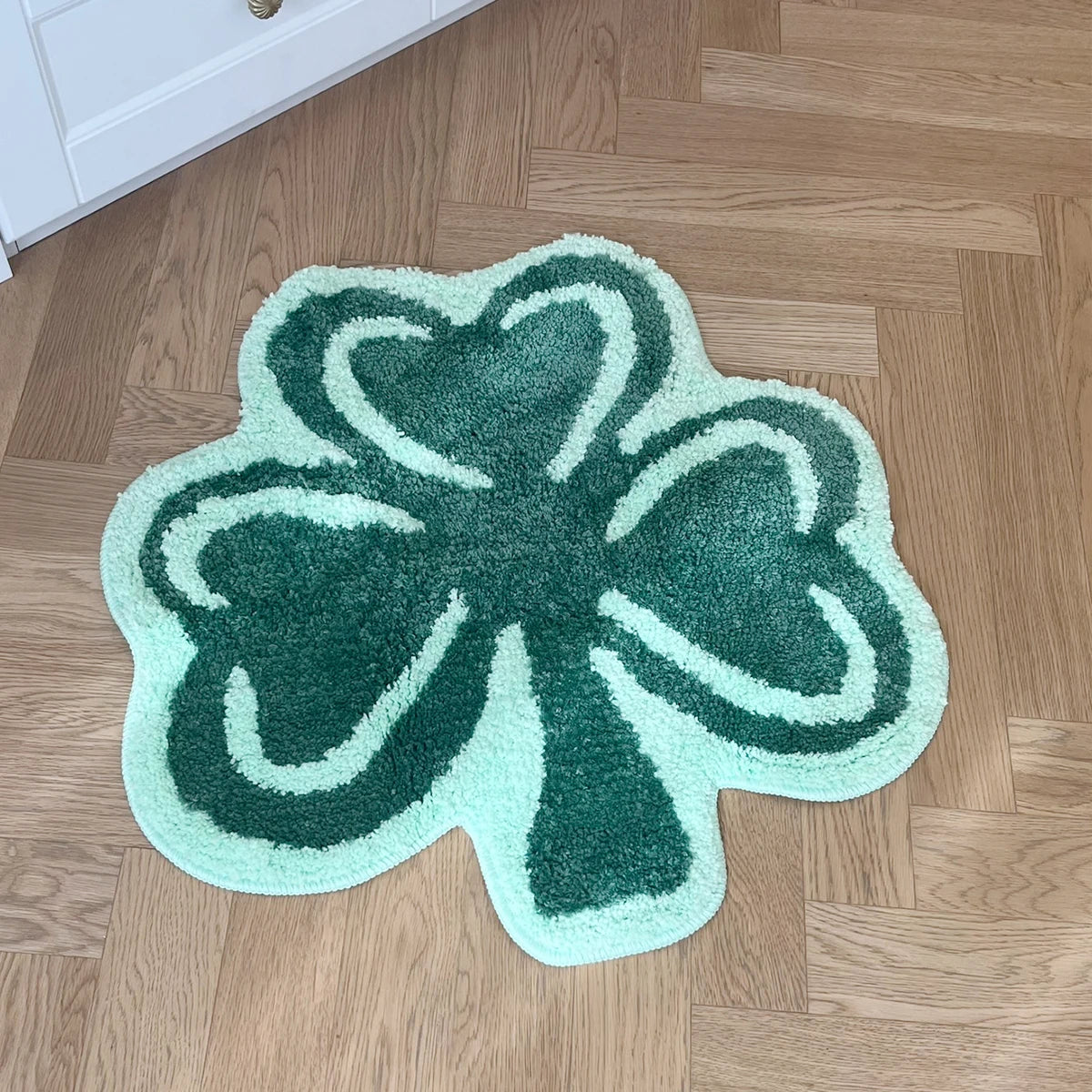 Ihomed Clover Green Leaf Flocking Rug 100% Tufted Rug for Living Room Bedroom Fluffy Trippy Abstract Area Rug Home Decor Bathroom Mat