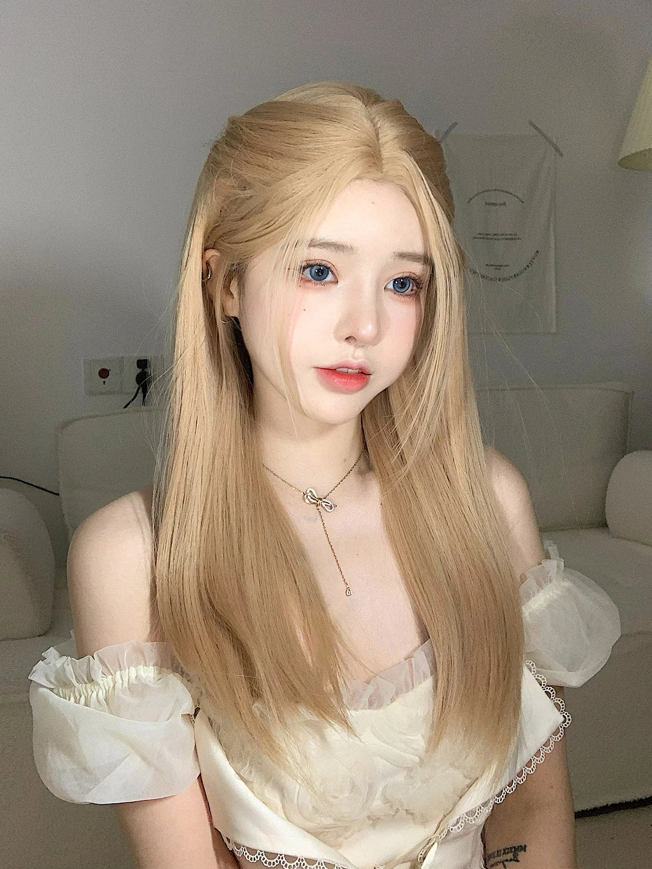 Ihomed 24Inch Blonde Golden Color Synthetic Wigs Middle Part Long Natural Straight Hair Wig for Women Daily Use Cosplay Heat Resistant