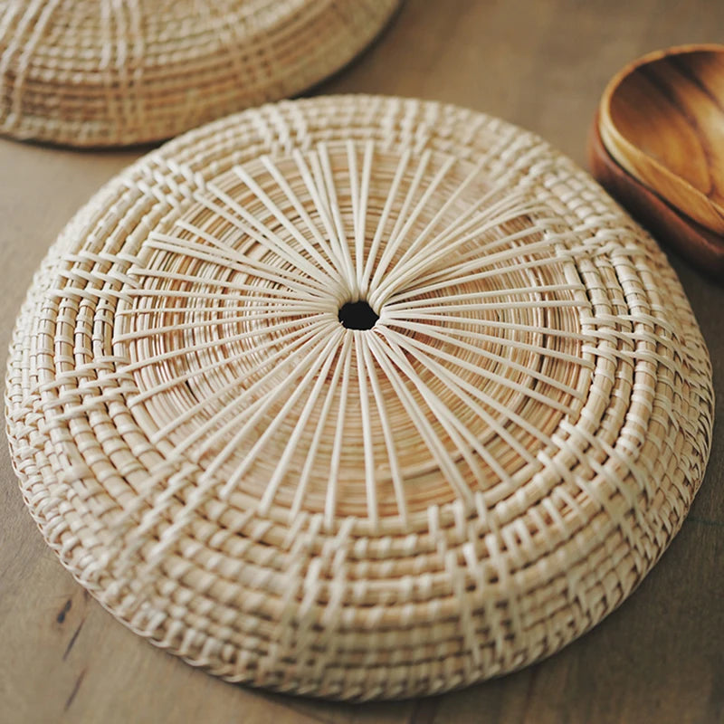 Ihomed Handmade Rattan Tray Round Food Fruit Bread Serving Plate Small Stuff Storage Organizer Picnic Baskets Home Kitchen Table Decor