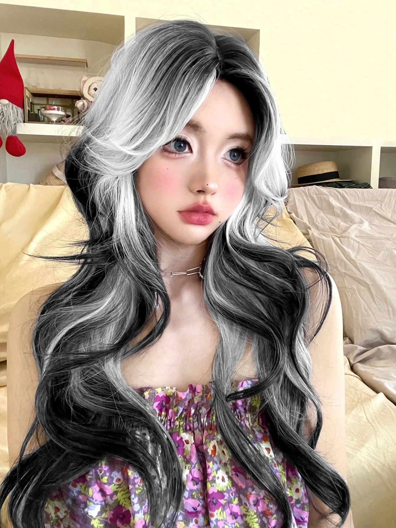 Ihomed 28Inch White Black Ombre Lolita Synthetic Wigs Middle Part Long Wavy Hair Wig for Women Cosplay Daily Use Cosplay Heat Resistant