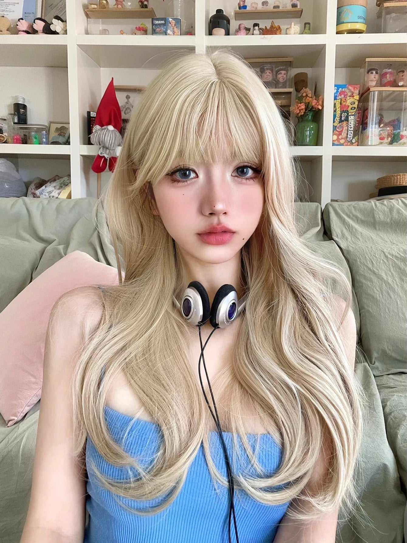 Ihomed 24Inch Blonde Lolita Style Synthetic Wigs With Bangs Long Natural Wavy Hair Wig for Women Daily Use Cosplay Party Heat Resistant