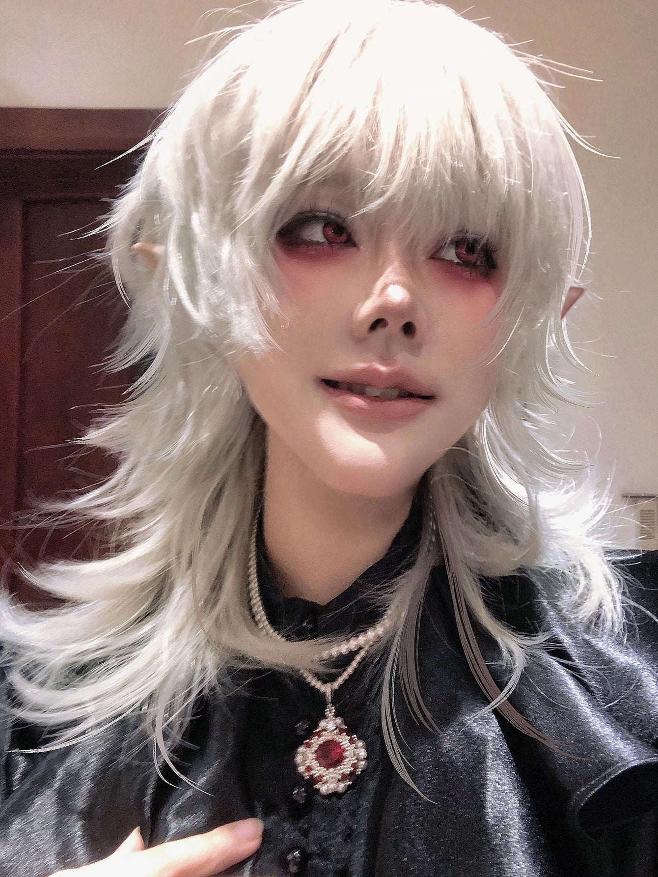 Ihomed 16Inch Silver White Color Handsome Synthetic Wig With Bang Medium Natural Wavy Hair Wig for Man or Women Cosplay Heat Resistant