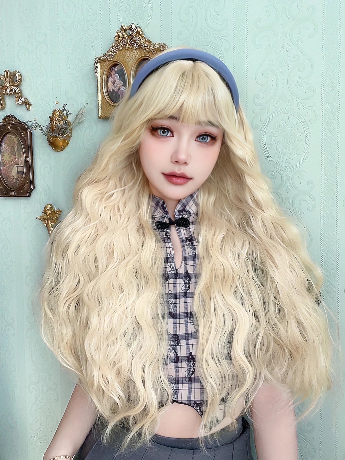 Ihomed 28Inch Light Blonde Color Synthetic Wigs with Bangs Long Natural Curly Hair Wig for Women Daily Use Cosplay Heat Resistant